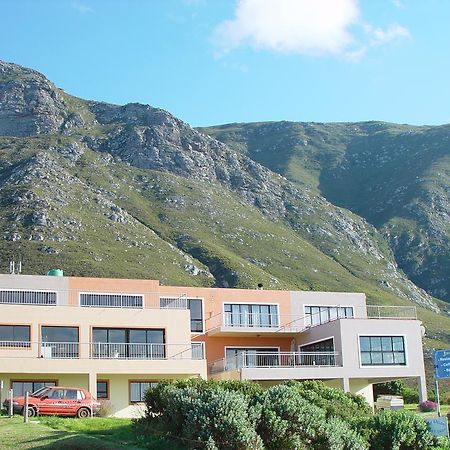 Jack'S Seaview Inn Bettys Bay Exterior photo