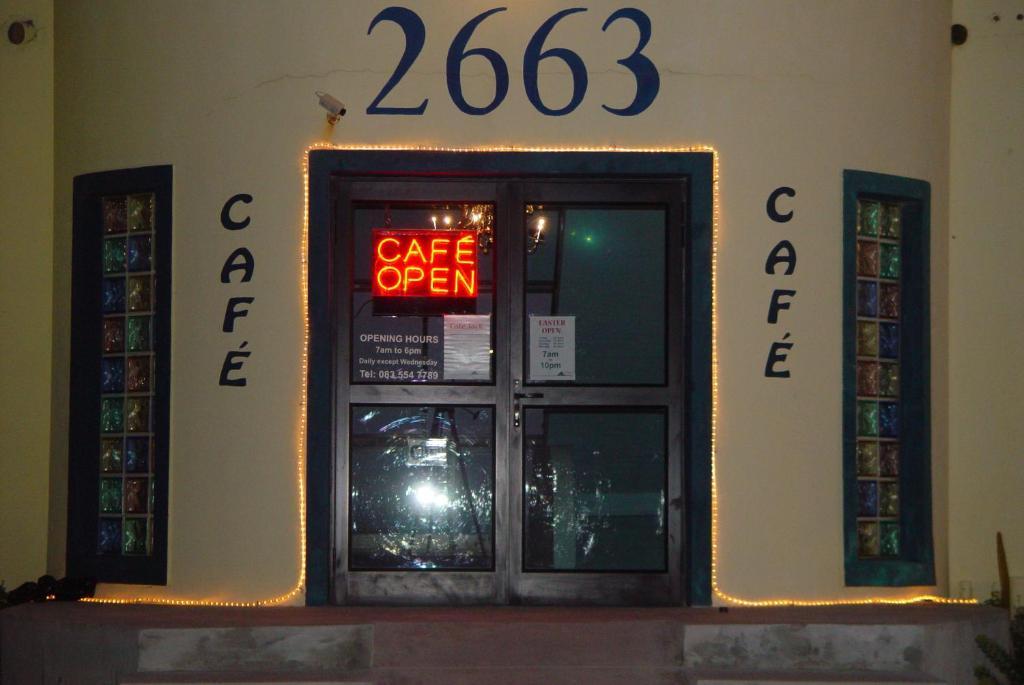 Jack'S Seaview Inn Bettys Bay Exterior photo