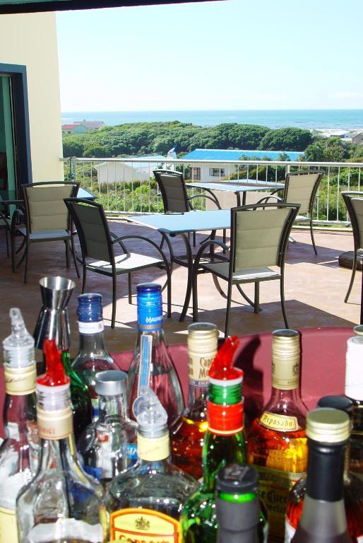 Jack'S Seaview Inn Bettys Bay Exterior photo
