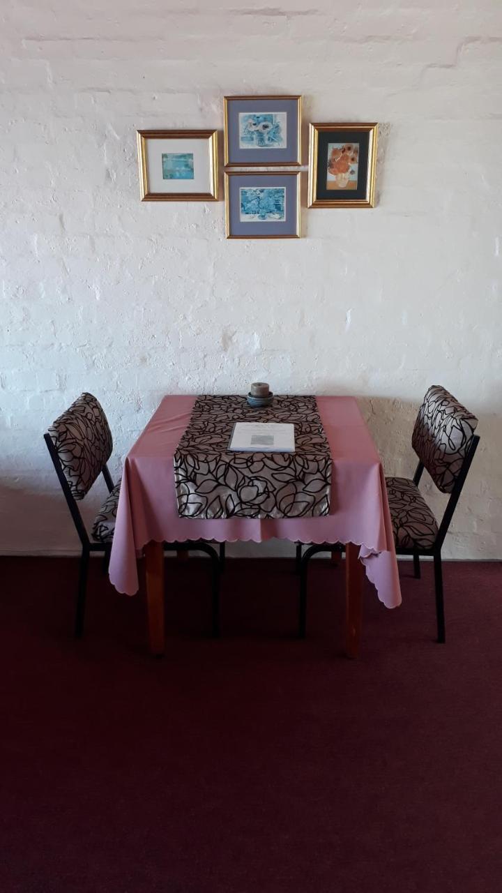 Jack'S Seaview Inn Bettys Bay Exterior photo