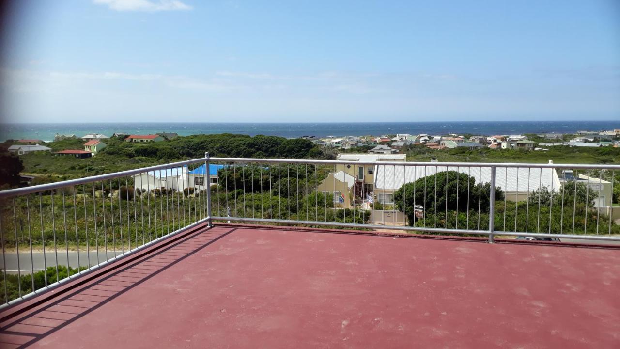 Jack'S Seaview Inn Bettys Bay Exterior photo
